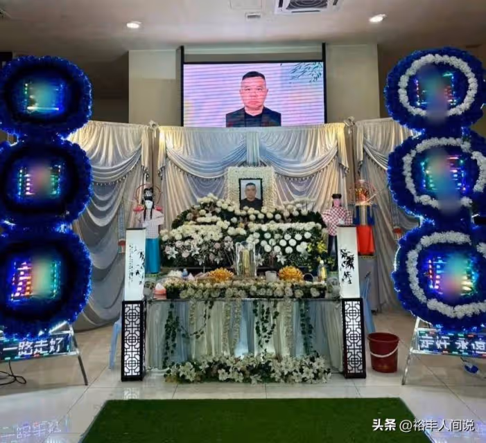 42歲「一代梟雄」陳衿文被殺!追悼會聚集千人,50多輛阿爾法送別