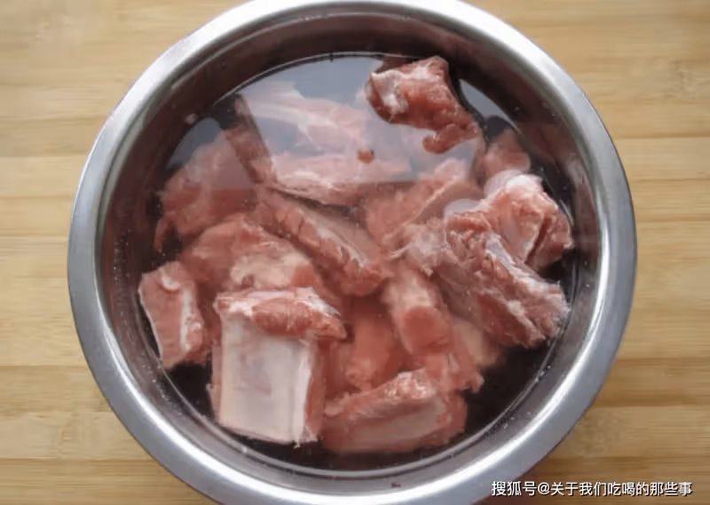 燉排骨湯,切記不要只會焯水,多加這2步,排骨鮮香不柴,湯好喝