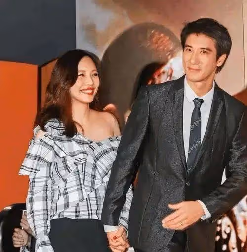 王力宏回昔日豪宅探望3子女!前妻李靚蕾曾造謠他亂搞
