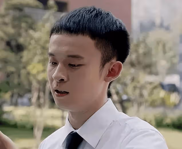 瞞了我們37年!李雪健兒子竟是我們熟知的他,真是青出於藍而勝於藍