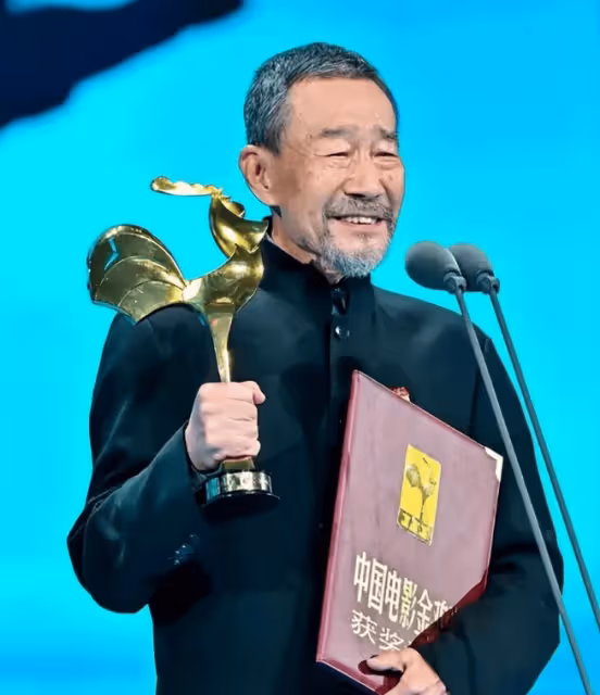 瞞了我們37年!李雪健兒子竟是我們熟知的他,真是青出於藍而勝於藍