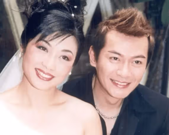 麥潔文江華姐弟戀相差8年,爆料老公有一個癖好,一件事力證不是廢柴