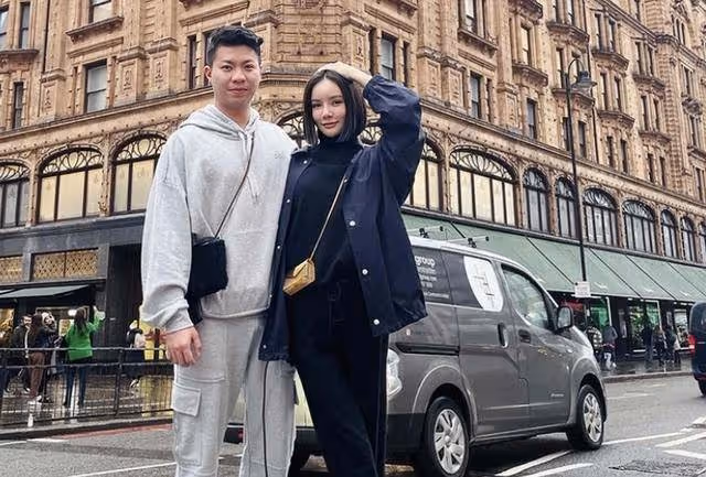 恭喜!賭王兒子前女友未婚生子,當單親媽媽養倆娃無經濟壓力