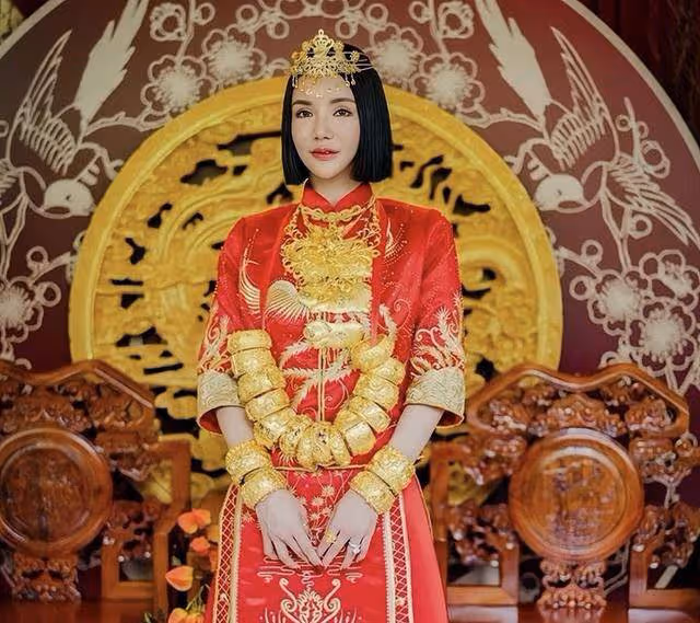 恭喜!賭王兒子前女友未婚生子,當單親媽媽養倆娃無經濟壓力