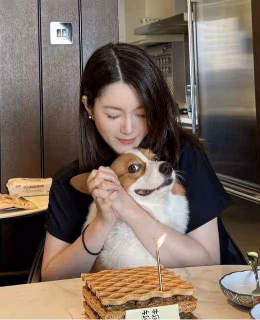苟芸慧婚變實錘？摘婚戒、搬愛巢後，首度回應，暗示已離婚？