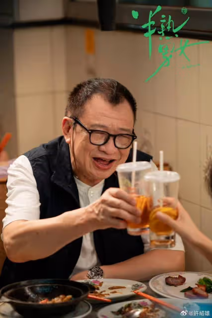 香港知名戲骨頒獎禮言辭引不滿,被問TVB談續約換獎,本人揭內幕