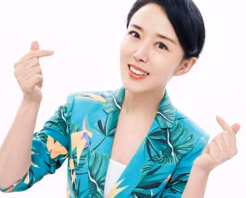 著名女演員顏丹晨：44歲勇敢給小丈夫生子，曾因最美嫦娥走紅