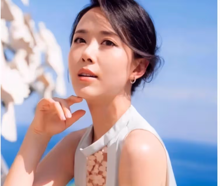 著名女演員顏丹晨：44歲勇敢給小丈夫生子，曾因最美嫦娥走紅