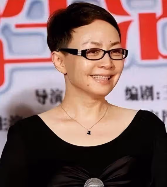 宋丹丹慶64歲大壽,眾星雲集道賀,姜妍夫婦到場,連張一山也來了