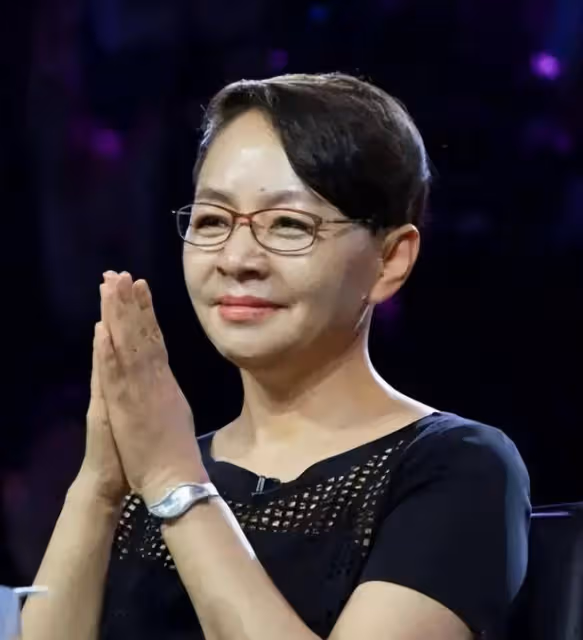 宋丹丹慶64歲大壽,眾星雲集道賀,姜妍夫婦到場,連張一山也來了