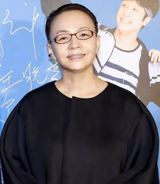 宋丹丹慶64歲大壽,眾星雲集道賀,姜妍夫婦到場,連張一山也來了