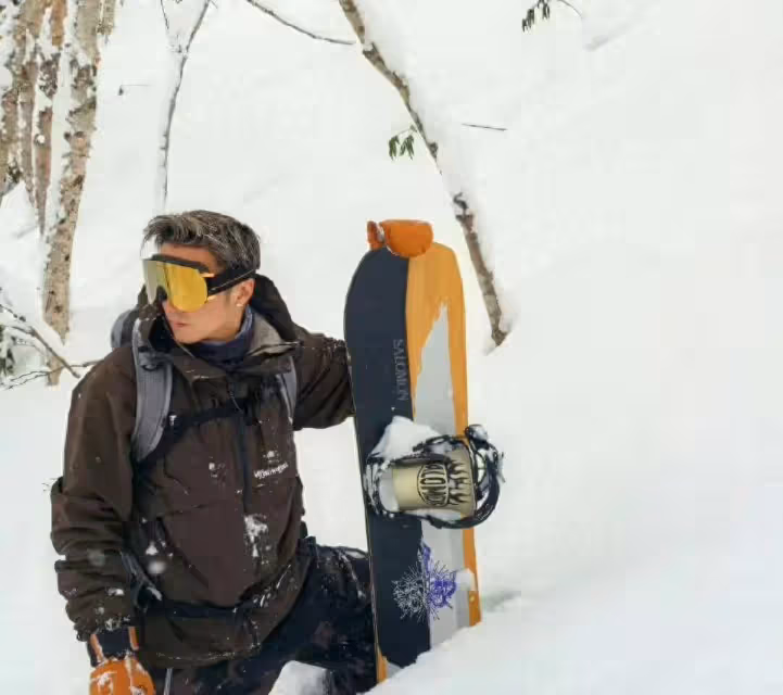 謝霆鋒曬與長子滑雪照，倆人氣質太像很難分清，Lucas今年滿18歲