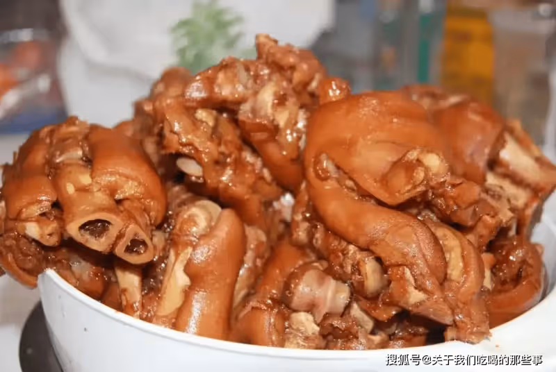 過年鹵豬蹄,牢牢記住3個訣竅,豬蹄出鍋軟糯噴香,沒有一點異味