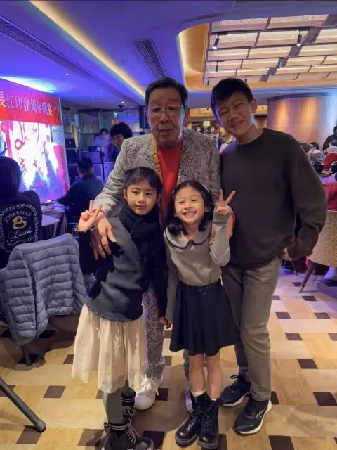 93歲胡楓生日派對堪比頒獎禮,四大曾孫合唱《世上只有》,溫馨畫面曝光