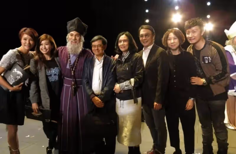 TVB老戲骨劉松仁近況曝光!拄拐中風傳聞後首開收費分享會引熱議