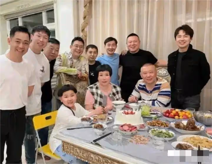 郭德綱官宣郭麒麟為接班人後,才發現王惠看似輸了,實則贏得徹底