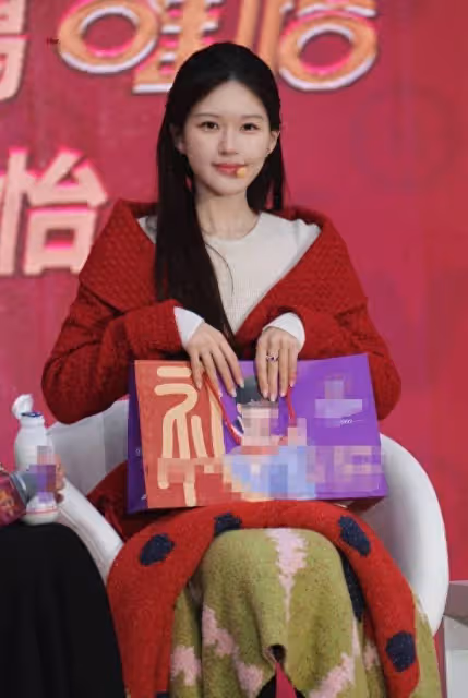 趙露思稱生病期間曾癱瘓不能說話,說自己暫時沒有賠款項目