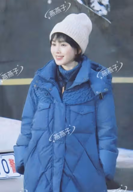 劉詩詩新劇短髮造型曝光,戴白色冷帽俏皮又少女