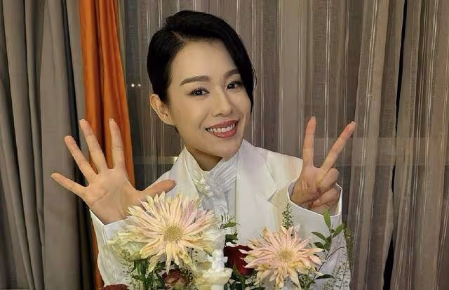 香港知名女星在內地發展,自曝演不到女主角,願意化老妝演配角