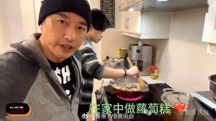 移加前小生與17歲餅印囝囝拍片!曾被指對謝雪心愛女有生理反應