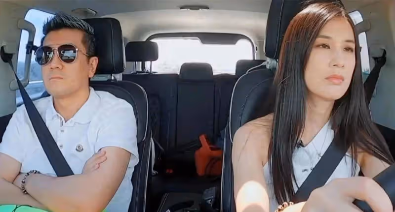 楊子稱不排除還會和黃聖依在一起,會把求婚鑽戒給她留著