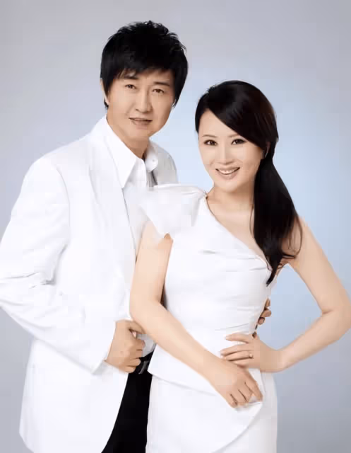 付笛生和任靜的低調生活,住4億四合院,夫妻恩愛容顏依舊