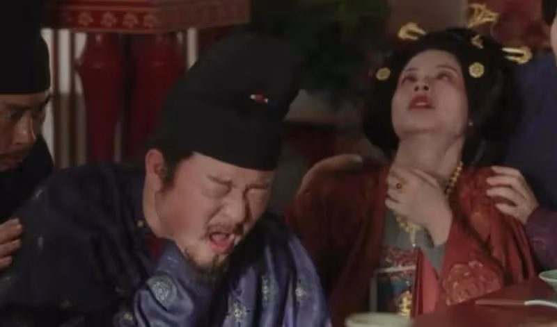 《國色芳華》大結局：殺狗敬父母！「嫁人」後的劉暢，徹底癲了