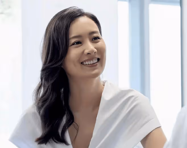因生不出孩子被「踢」出豪門,二婚後卻兒女雙全,陳法拉終於揚眉吐氣!