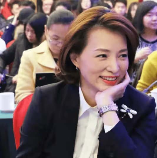 被密春雷「連累」聲譽受損2年後,董卿近照認不出,經歷了什麼?