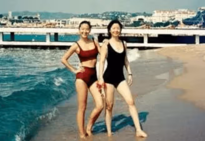 成龍驚人爆料:稱與鄧麗君育有私生子,還為林青霞供養 25 年?真相曝光