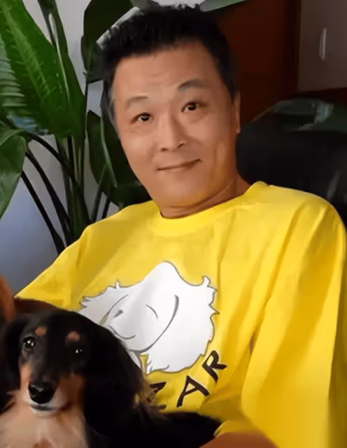 「百變戲骨」一走就是20年,讓妻子獨守16年空房,現如今把寵物狗當孩子養