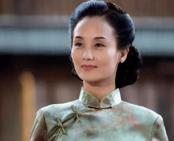 她是九十年代掛曆女神，兒子成一線巨星，女兒成奧運冠軍！你認識嗎？