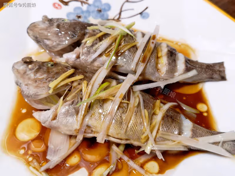 無論腌什麼魚,最忌用鹽和料酒腌制,你記住這幾個技巧,魚肉鮮嫩無腥味