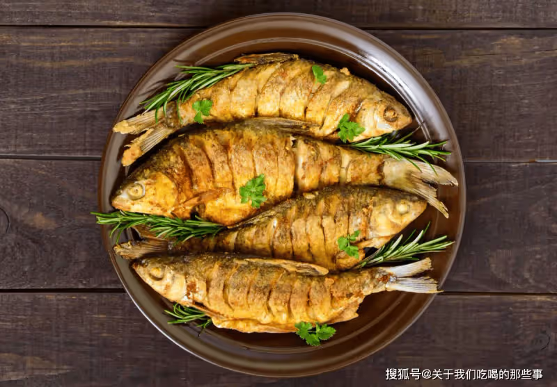 煎魚時,不要直接下鍋煎!多加2步,魚肉不粘鍋不破皮,還能去腥