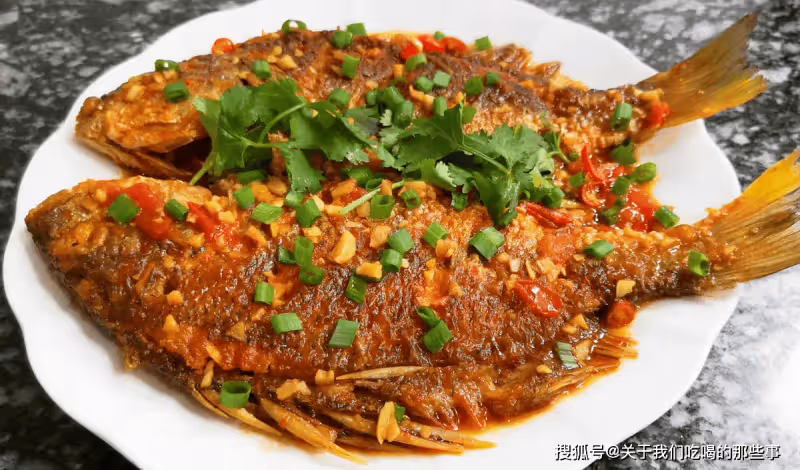 煎魚時,不要直接下鍋煎!多加2步,魚肉不粘鍋不破皮,還能去腥