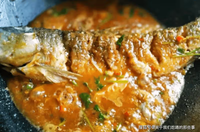 煎魚時,不要直接下鍋煎!多加2步,魚肉不粘鍋不破皮,還能去腥