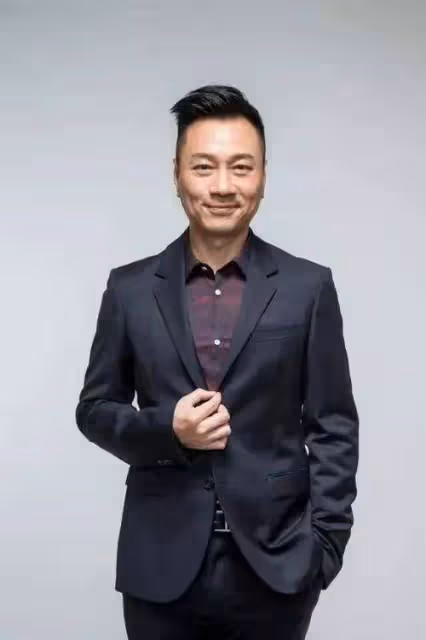 黎耀祥被指「窮人臉」?從底層到三屆視帝,他用實力證明自己!