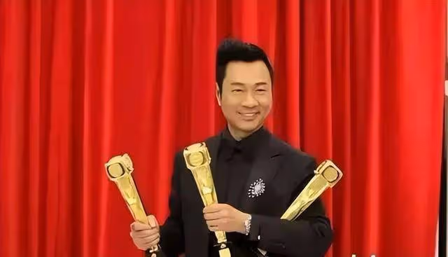 黎耀祥被指「窮人臉」?從底層到三屆視帝,他用實力證明自己!