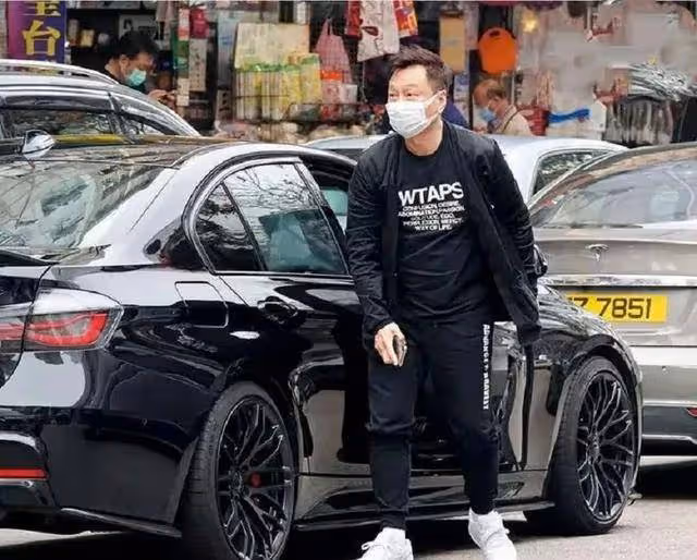黎耀祥被指「窮人臉」?從底層到三屆視帝,他用實力證明自己!
