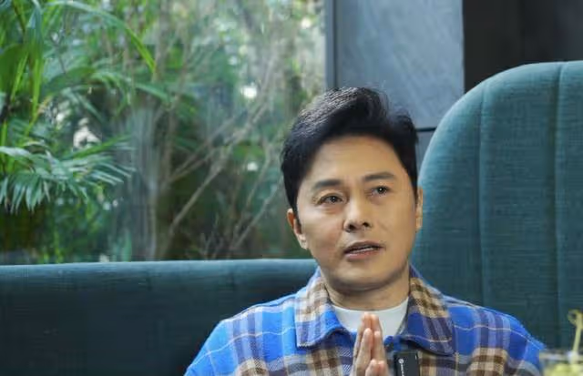 TVB實力戲骨成功組男團!自曝收屈辱價簽約大台,入行虛報年齡