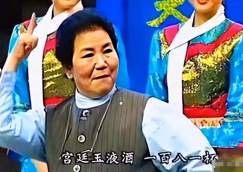 春晚一句台詞識破潛伏間諜,去世24年的趙麗蓉,仍被官媒發文緬懷