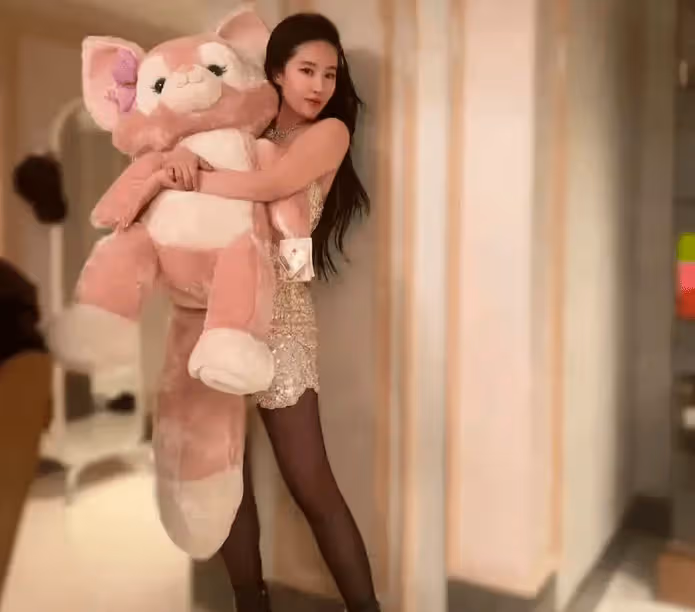 劉亦菲帶火了奧特曼髮夾!一夜之間銷量飆升上萬件