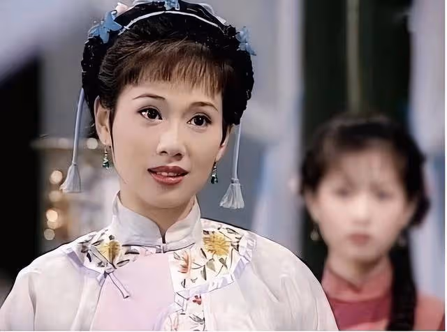 TVB女神旗袍亮相！自曝想回巢拍劇，曾被騙光家產卻活成鑽石女王
