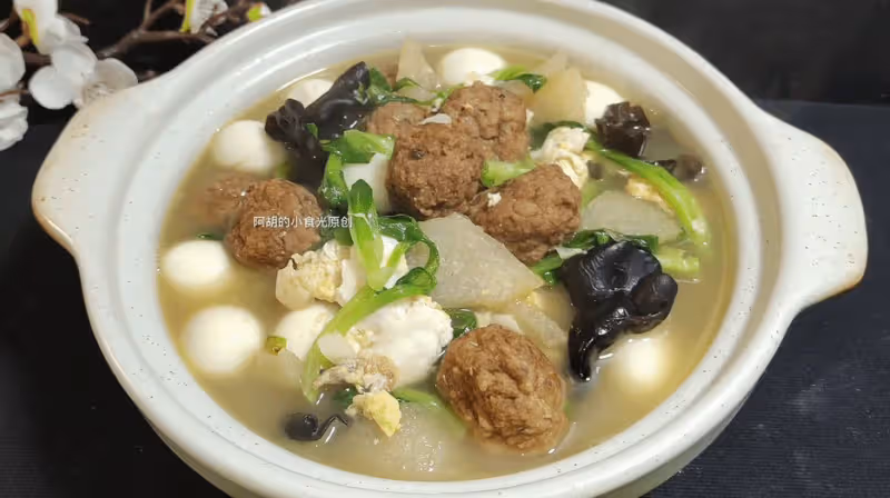 太喜歡這個燉菜了,多種食材一鍋出,熱氣騰騰、新年上桌寓意好,有葷有素全家都愛吃
