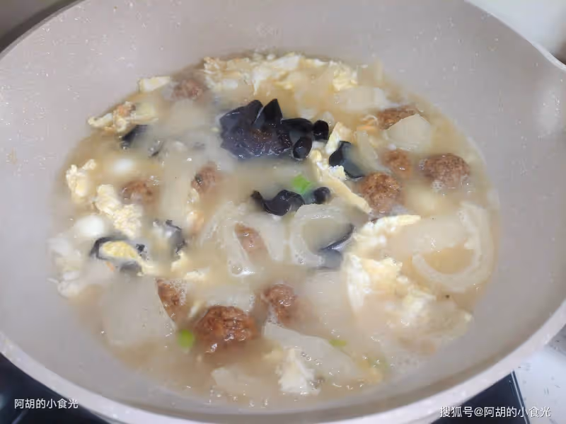 太喜歡這個燉菜了,多種食材一鍋出,熱氣騰騰、新年上桌寓意好,有葷有素全家都愛吃