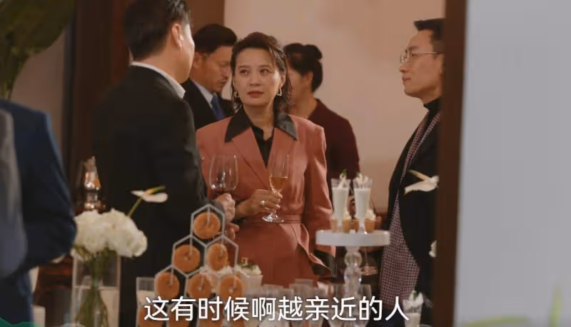 《無所畏懼》:羅英子被坑慘!原來,這才是梅大梁不肯簽協議的真相