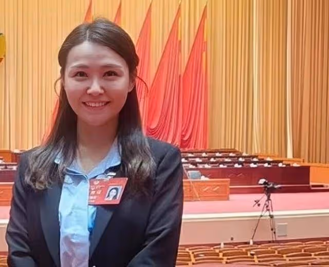 恭喜!TVB前知名女星成武漢市港區政協委員,離巢從政月入7萬工資