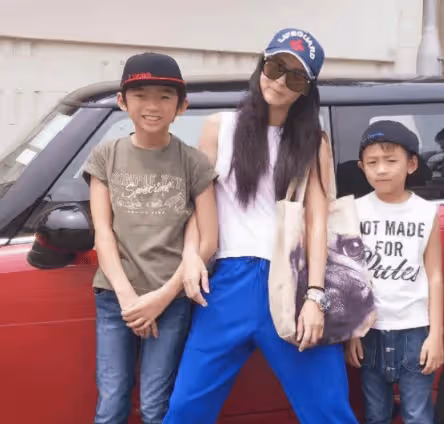 張柏芝給3兒改姓謝?謝賢公開挑明張柏芝騙婚,謝霆鋒:你爺孫戀我都沒說什麼