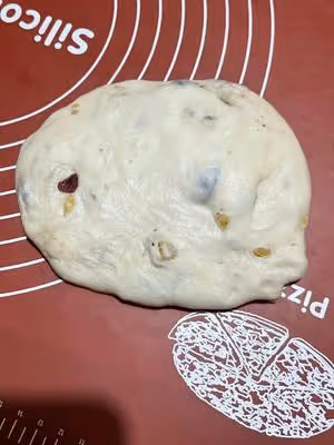 葡萄乾核桃軟歐包