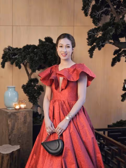 三個孩子顏值高!TVB前花旦稱支持女兒進娛樂圈!談不生第四個原因!